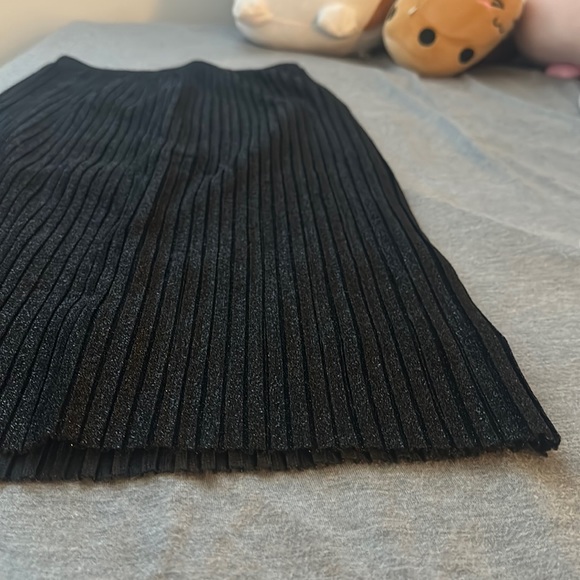 SOLD Kimchi Blue pleated metallic shimmer midi skirt - Picture 10 of 14